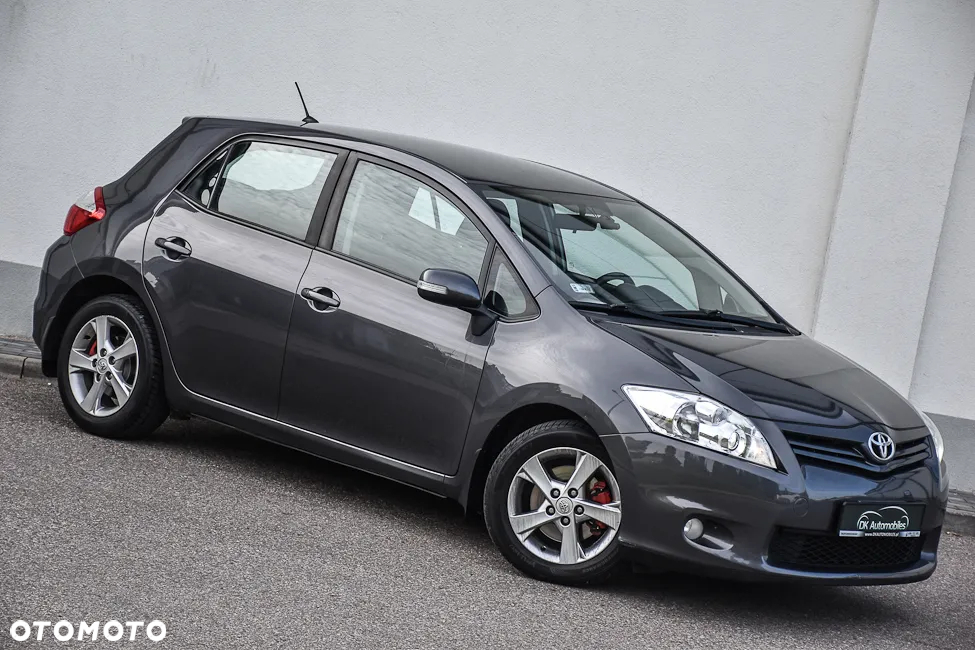 Toyota Auris 2.0 D-4D Prestige - 2