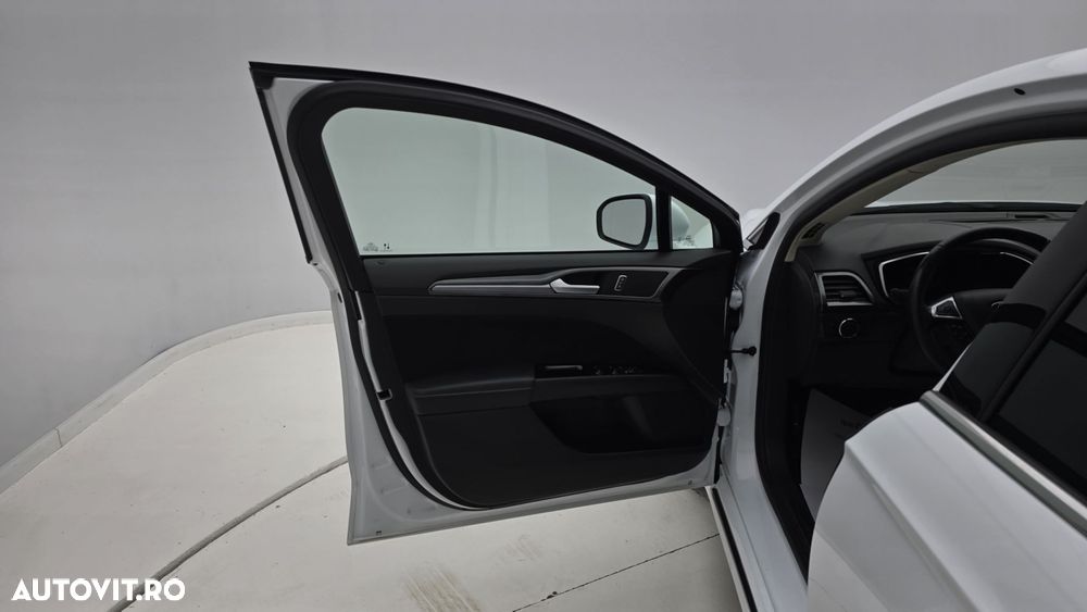 Ford Mondeo 2.0 HEV Titanium - 10