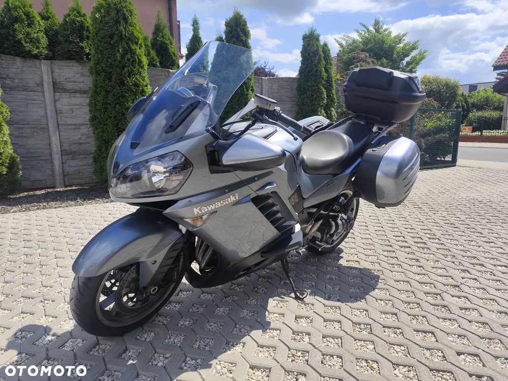 Kawasaki GTR - 2