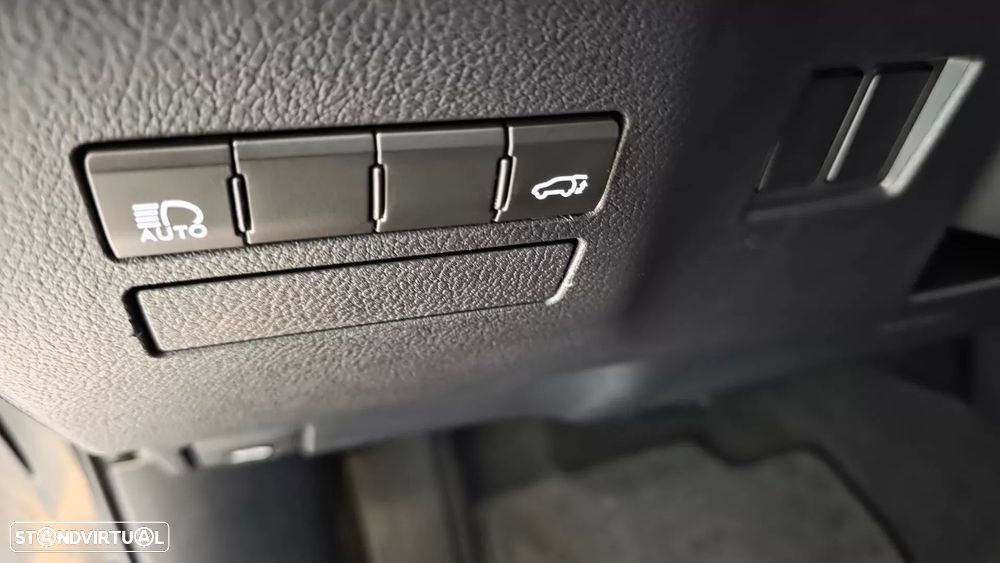 Lexus NX 300h Executive - 44