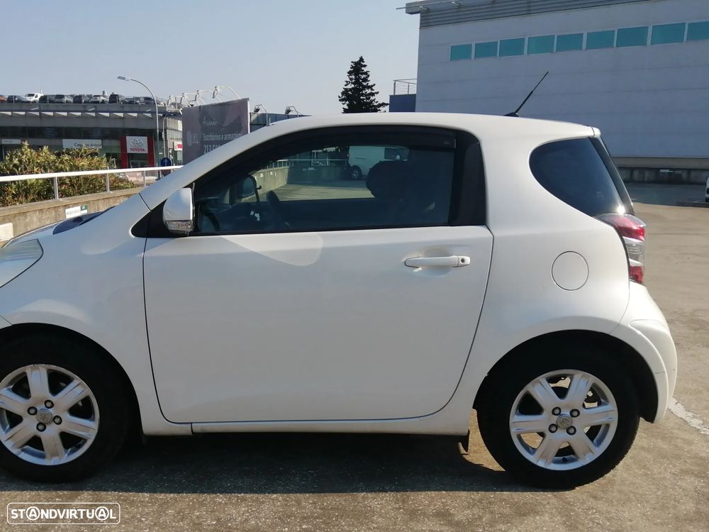 Toyota iQ 1.0 VVT-i 2 - 8