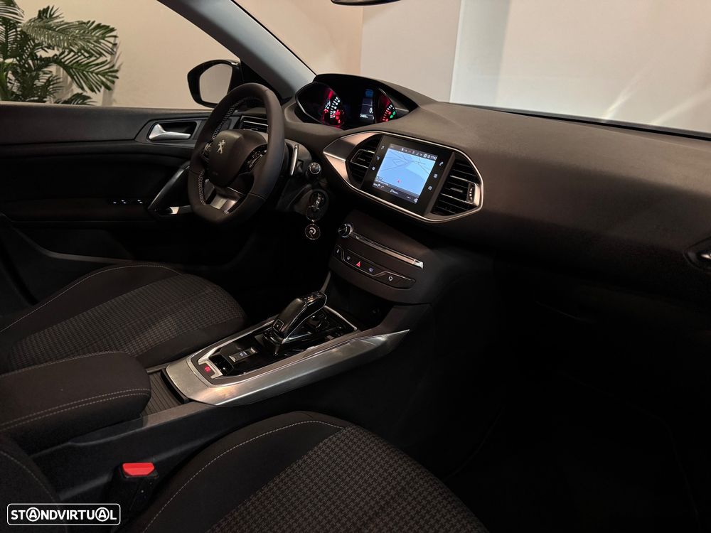 Peugeot 308 SW BlueHDi 130 EAT8 Style - 27