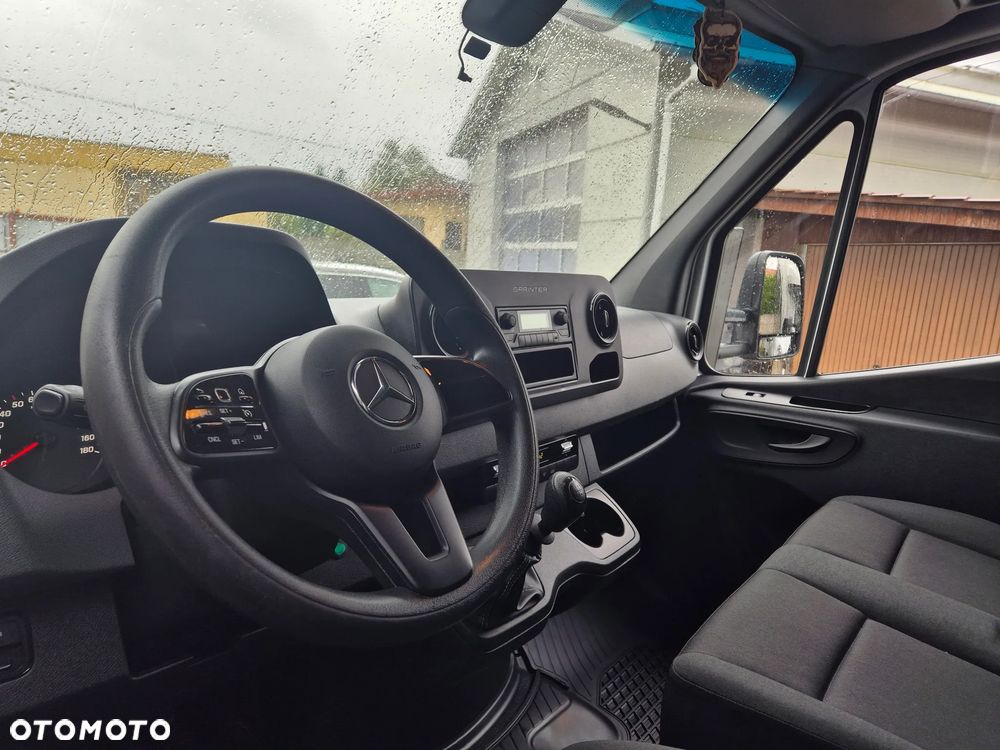 Mercedes-Benz SPRINTER 319 12EP JEGGER FULL LED 2023 DRZWI TYŁ KLIMATYZACJA WEBASTO PODUSZKI SALON PL BEZWYPADKOWY SERWISOWANY W ASO MB BEZ KLUCZYKOWY DOSTĘP - 25