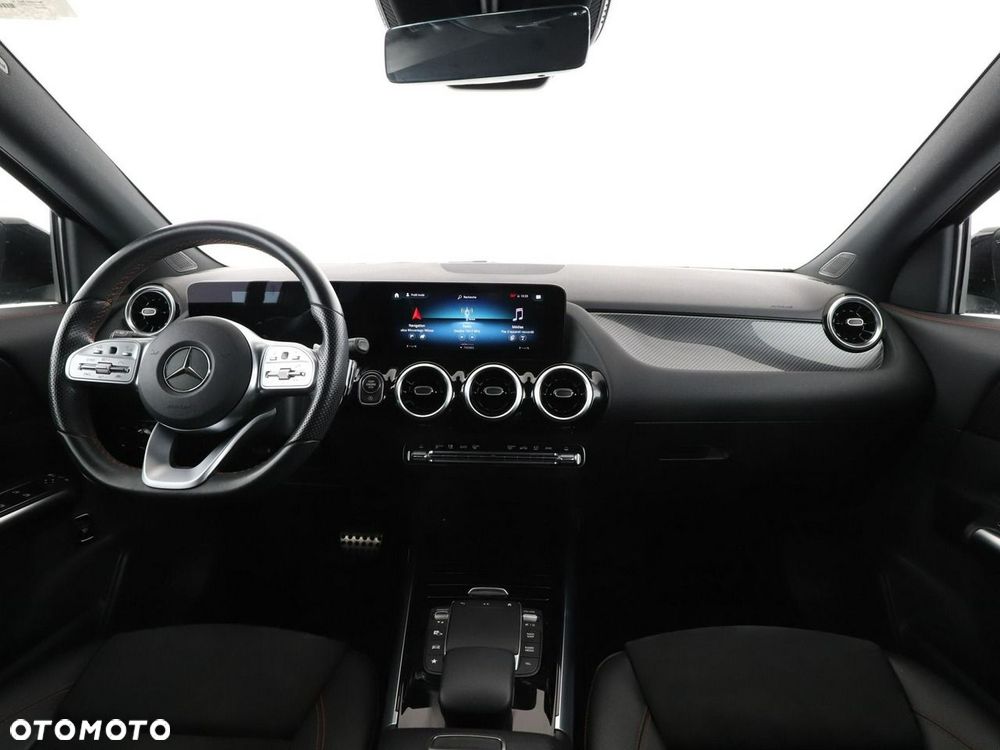 Mercedes-Benz GLA 220 d 4Matic 8G-DCT AMG Line - 16