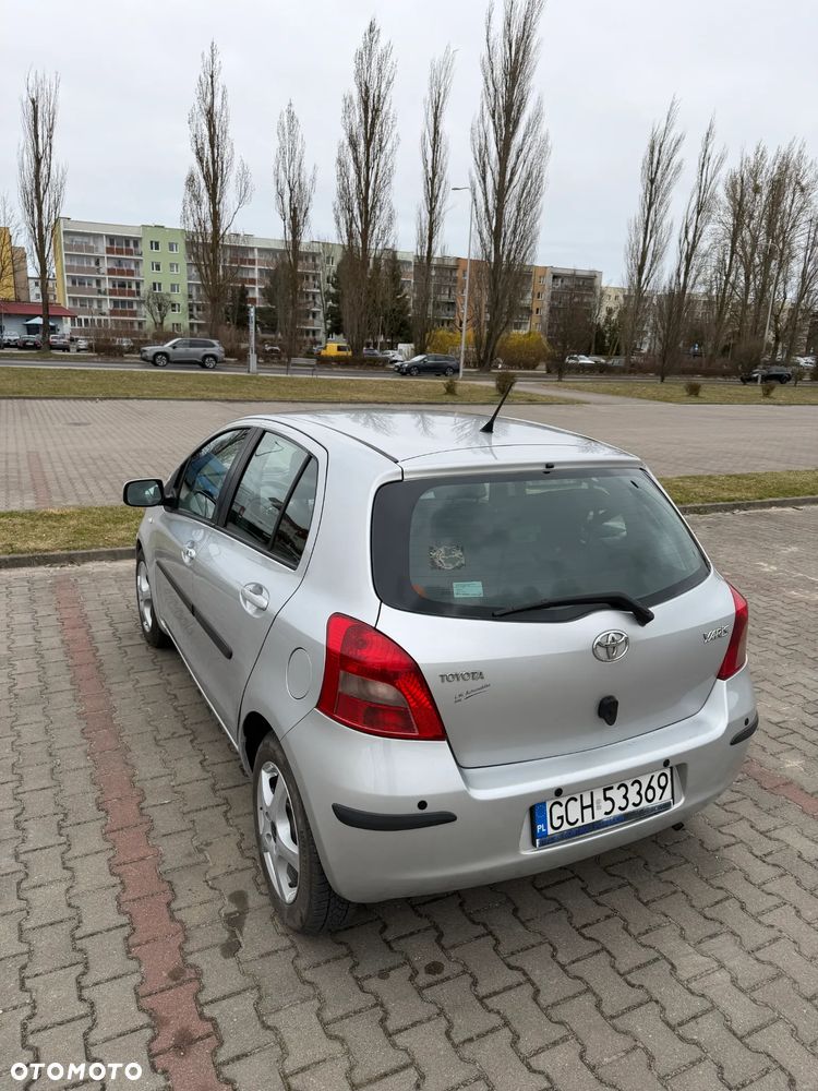 Toyota Yaris 1.3 VVT-i Luna - 4