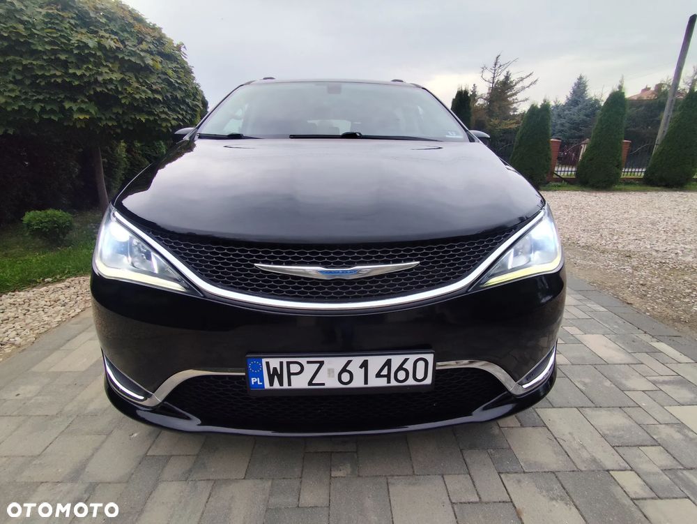 Chrysler Pacifica - 5