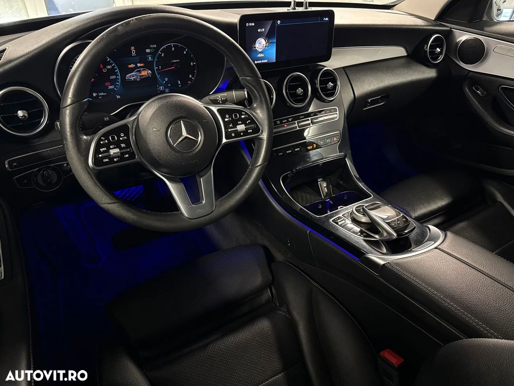 Mercedes-Benz C - 12