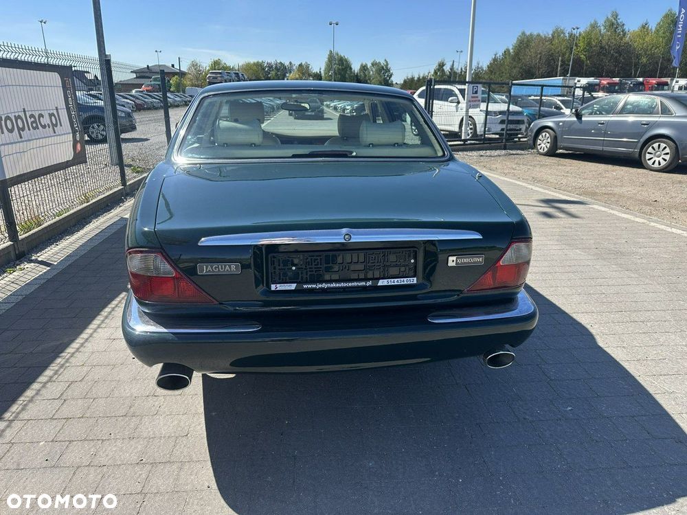 Jaguar XJ - 5