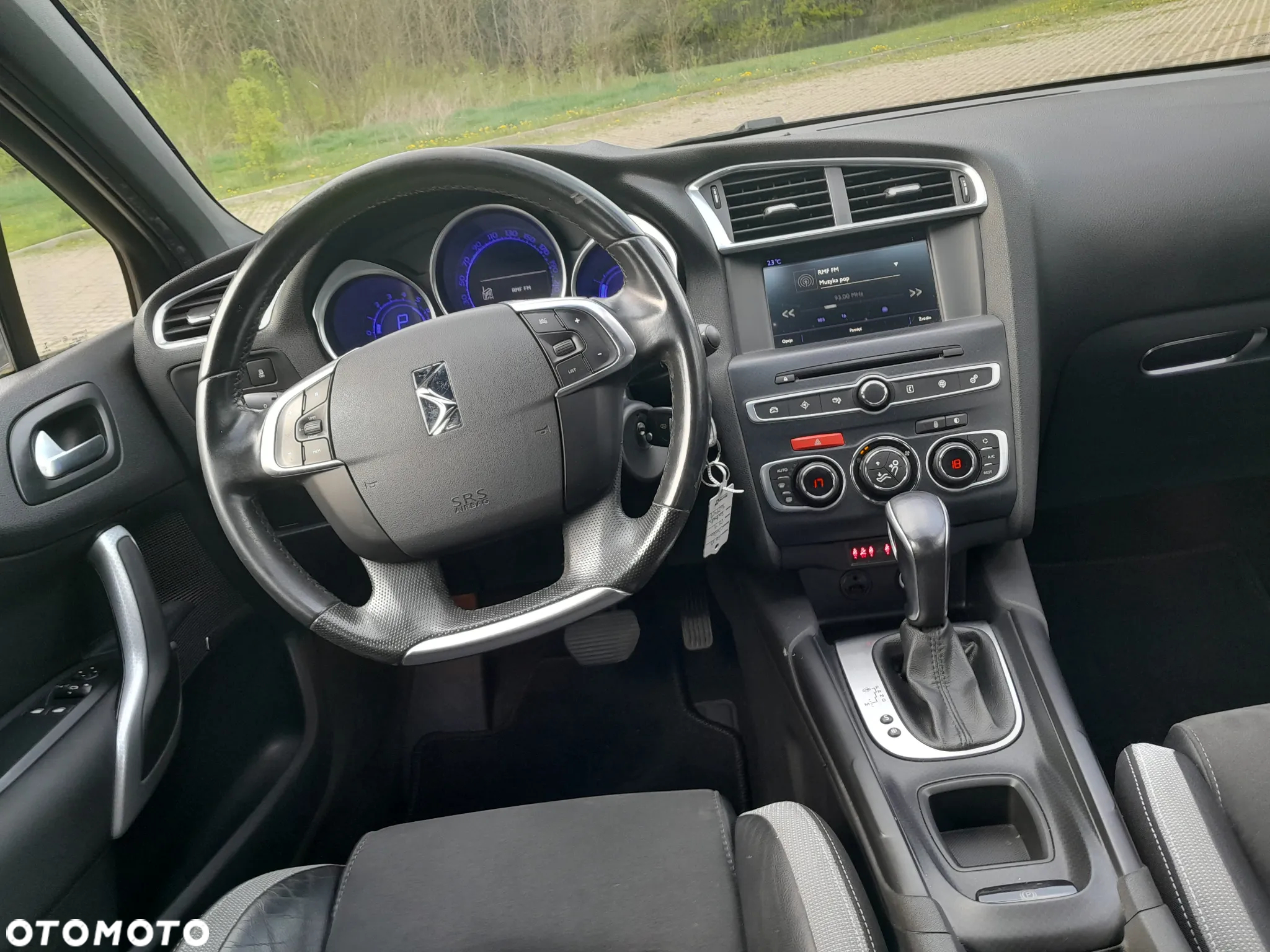 Citroën DS4 1.6 e-HDi SoChic MCP - 22