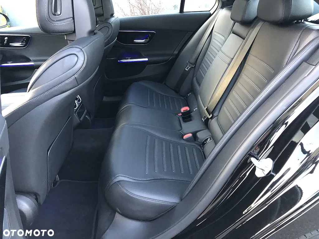 Mercedes-Benz Klasa C 300 9G-TRONIC - 12
