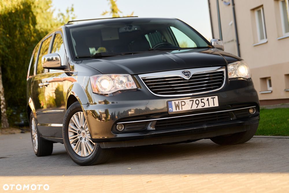 Lancia Voyager - 1