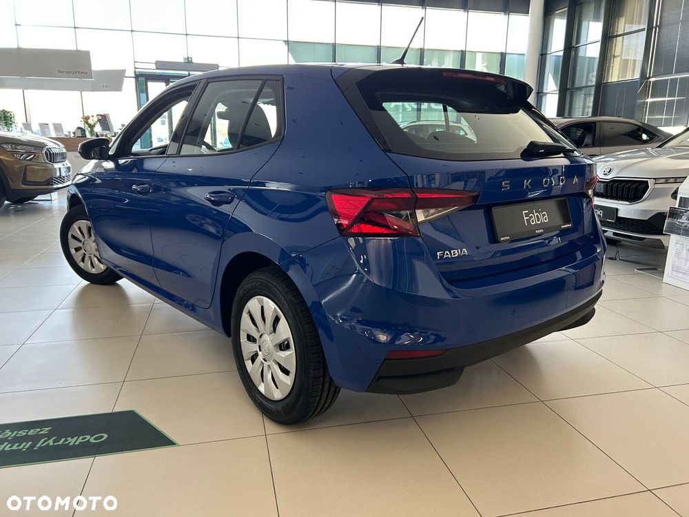 Skoda Fabia 1.0 Essence - 4
