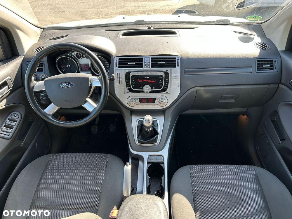 Ford Kuga 2.0 TDCi 2x4 Titanium - 24