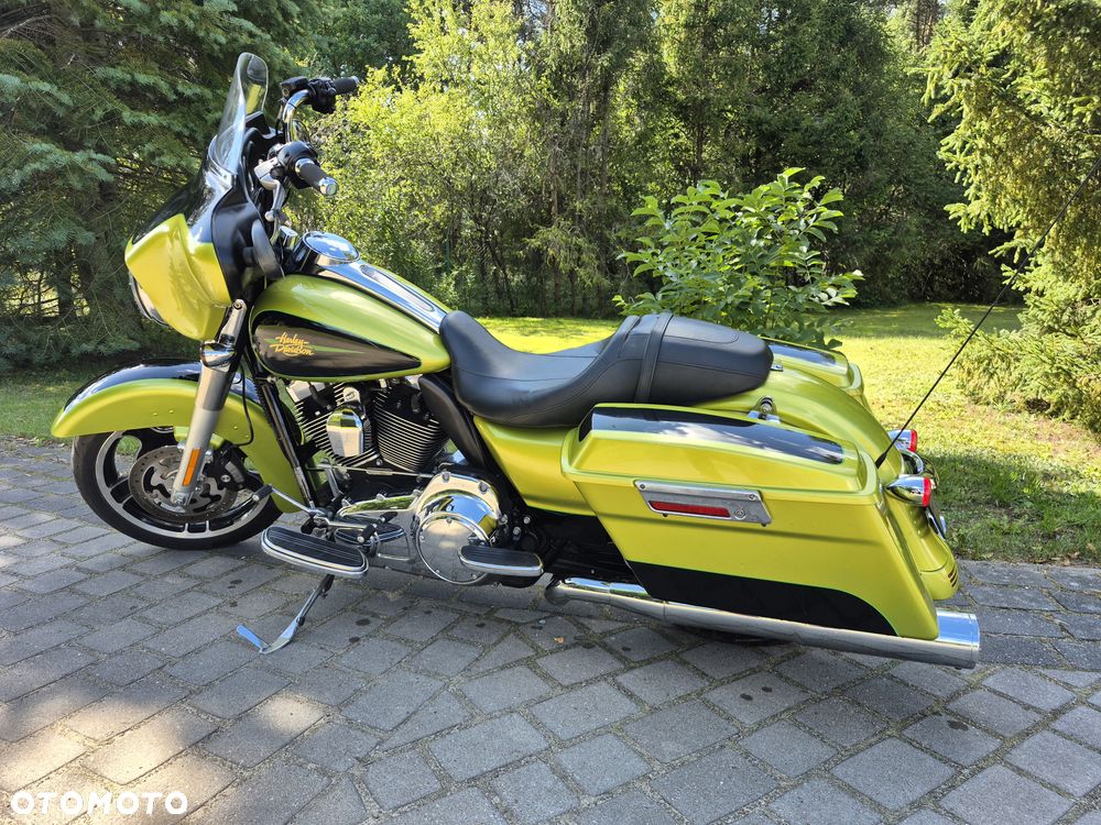 Harley-Davidson Touring Street Glide - 2
