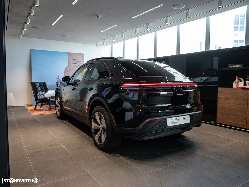 Porsche Macan Electric 4 - 11