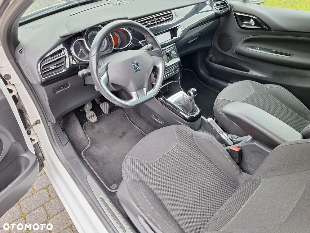 Citroën DS3 HDi 90 FAP SoChic - 13