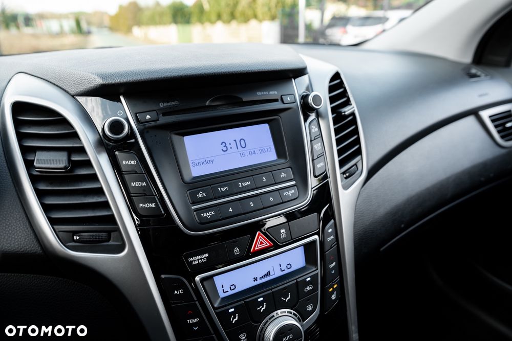 Hyundai i30 i30cw 1.6 Trend - 31