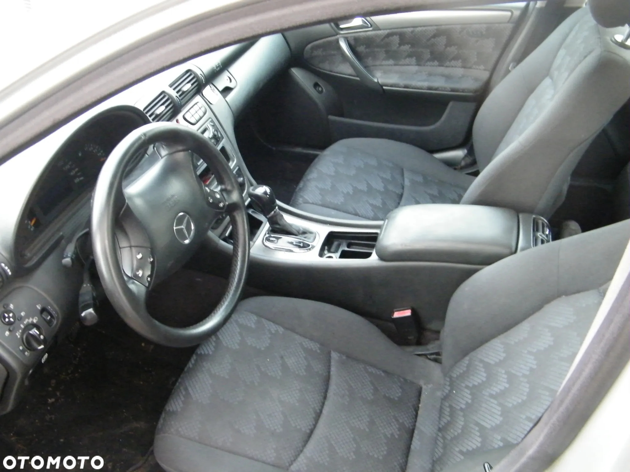 Mercedes- Benz C 220 (2002r.) 2.2 CDI [105 KW/142 KM]. Cały na części - 5