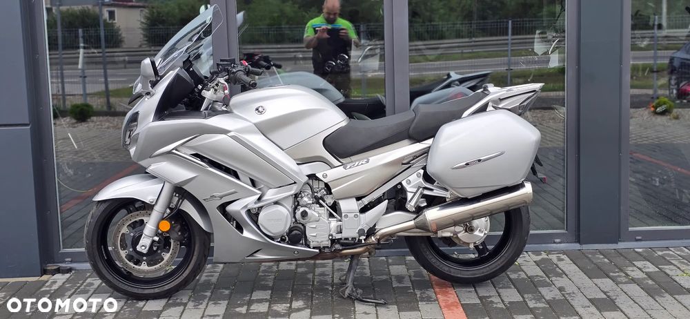 Yamaha FJR - 26
