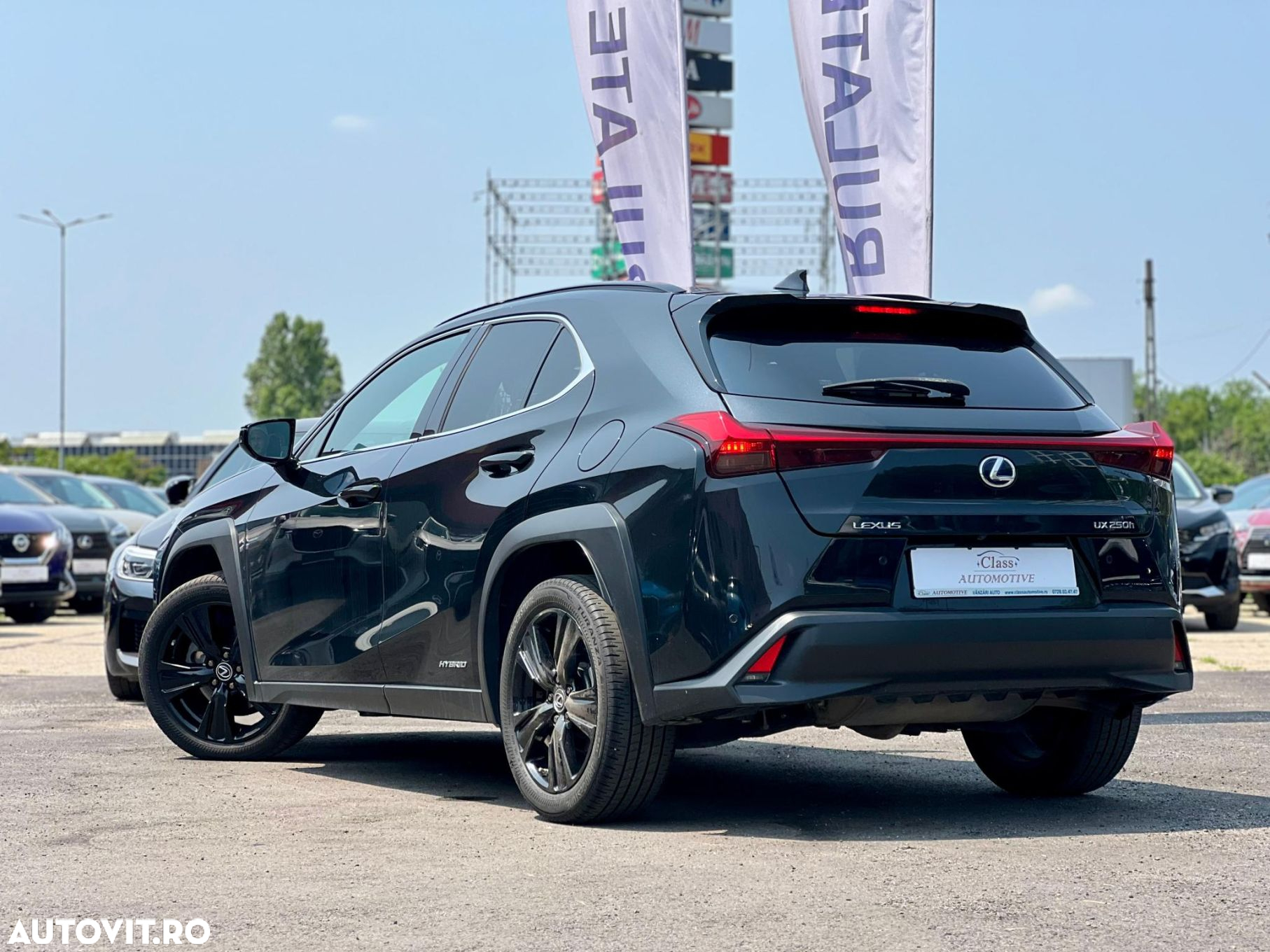 Lexus UX 250h 2.0L HEV 20H- (178 HP) 4X2 CVT Executive - 5
