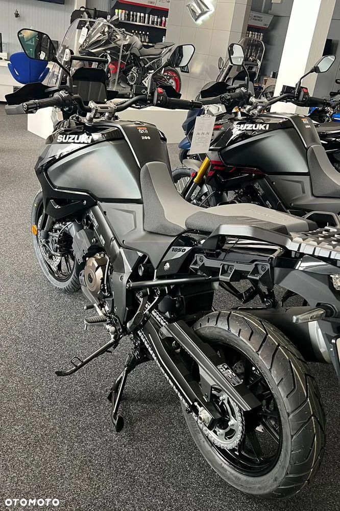 Suzuki V-STROM - 8