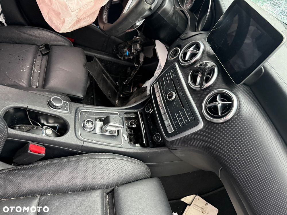 Mercedes-Benz Klasa A AMG 45 4Matic AMG Speedshift 7G-DCT Yellow Night Edition - 10