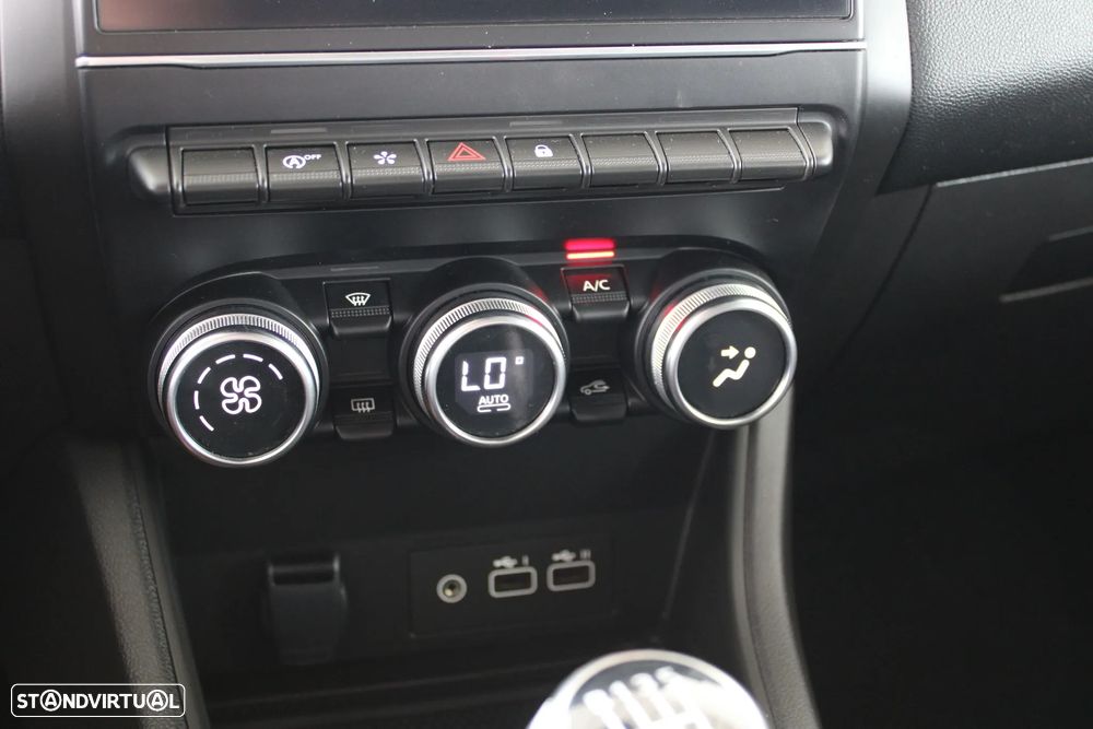 Renault Captur 1.0 TCe Techno Bi-Fuel - 16