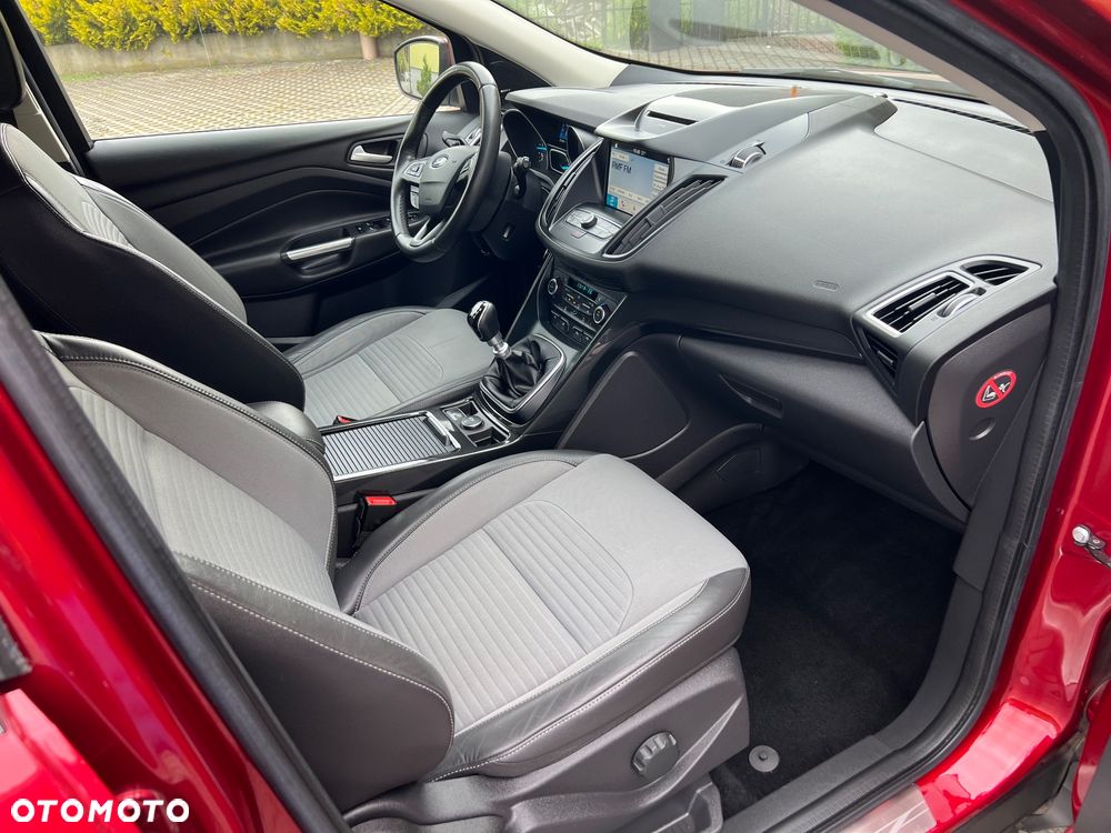 Ford Kuga 2.0 TDCi 2x4 Titanium - 10