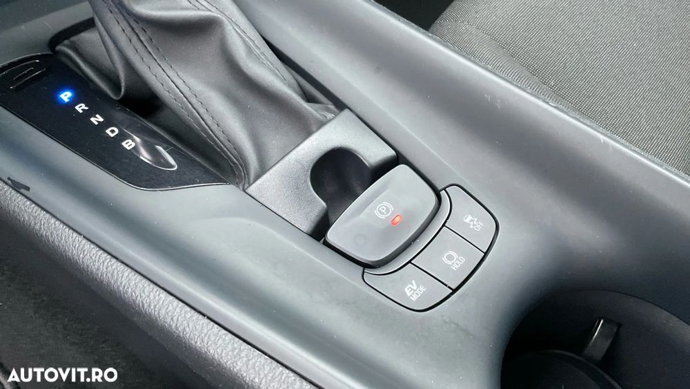 Toyota C-HR Hybrid Business-Edition - 26