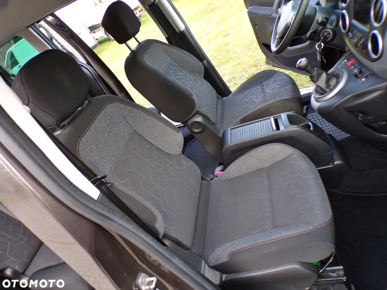 Peugeot Partner Tepee 110 Stop&Start Allure - 29