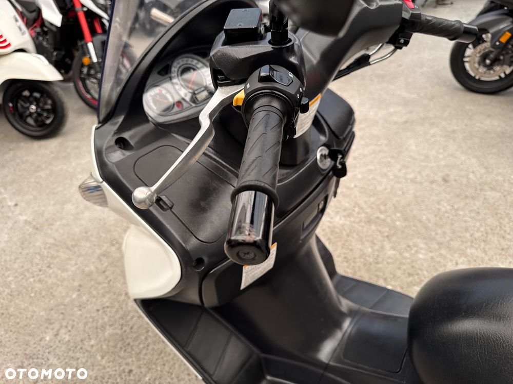 Suzuki Burgman - 21