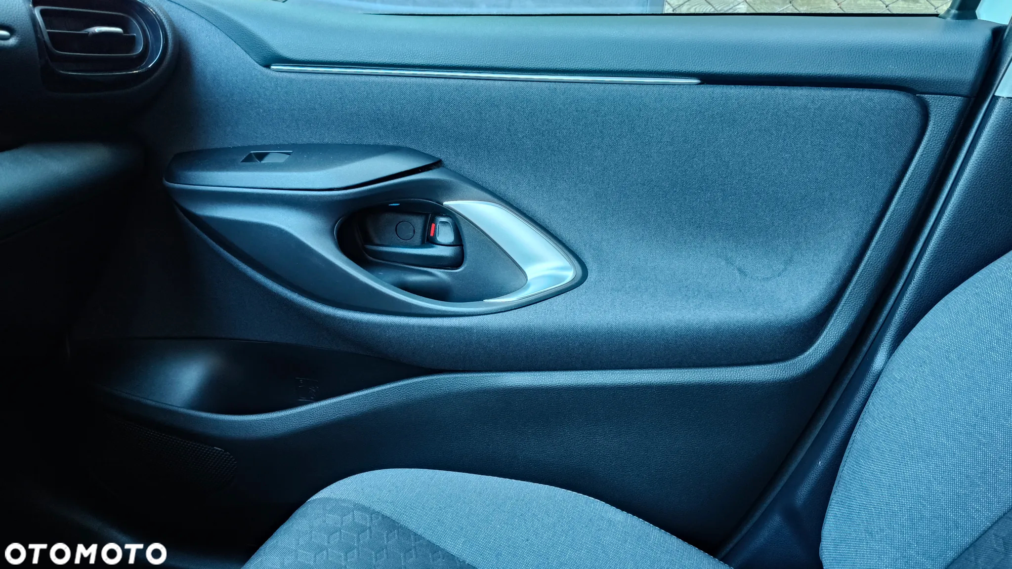 Toyota Yaris Hybrid 1.5 Comfort - 17