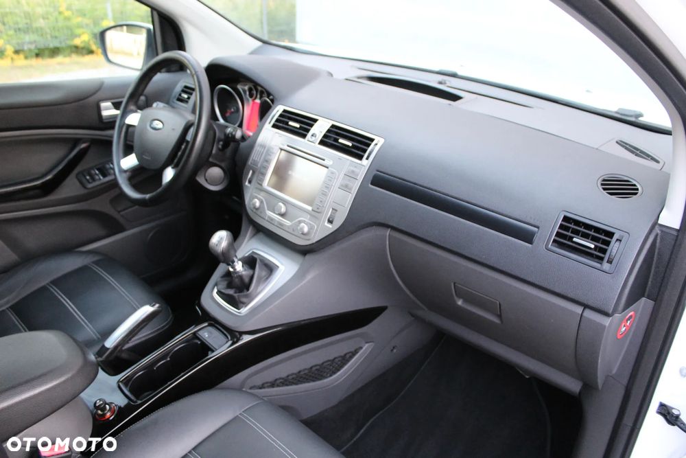 Ford Kuga 2.0 TDCi 4x4 Titanium - 25