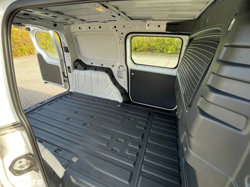 Volkswagen Caddy MAXI Cargo - 16