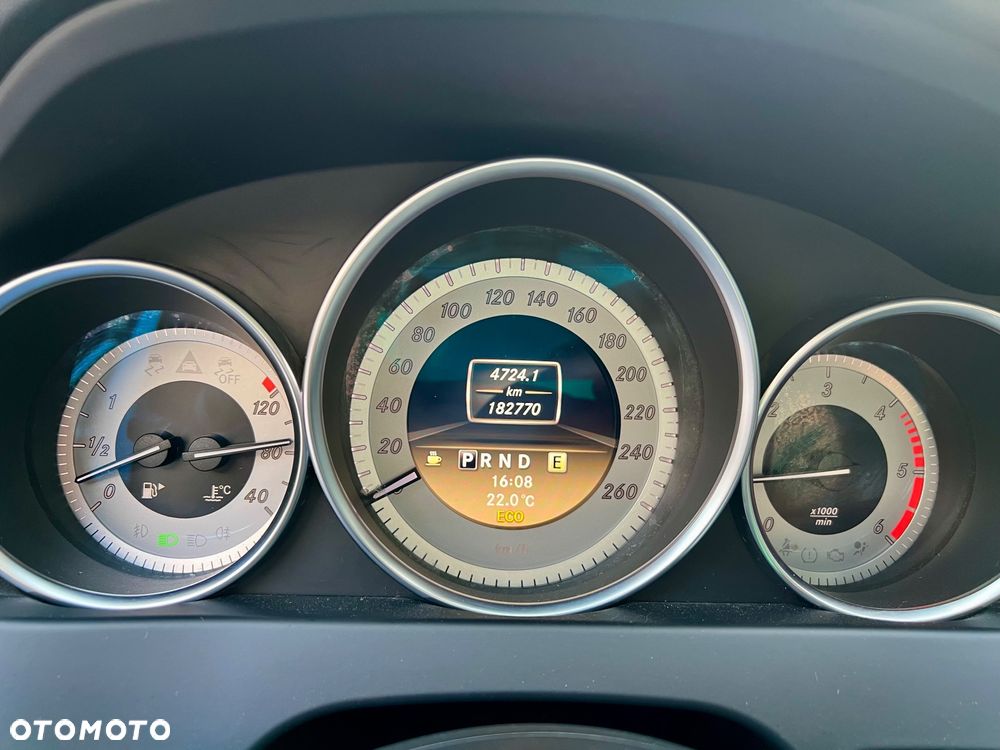Mercedes-Benz Klasa C 220 CDI BlueEff 4-Matic Avantgarde - 24