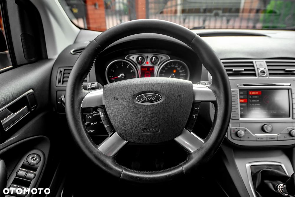 Ford Kuga 2.5 4x4 Titanium - 22