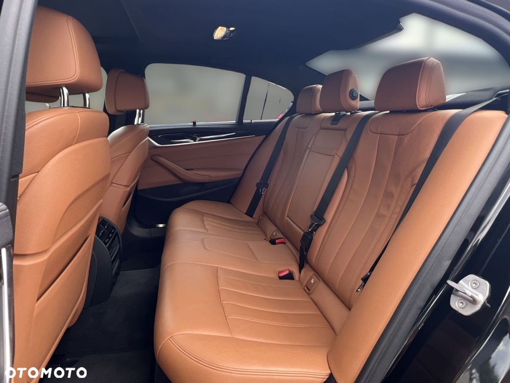 BMW Seria 5 540i xDrive - 19