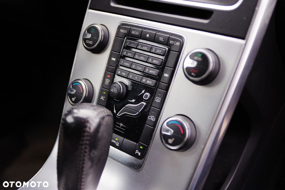 Volvo V60 D4 Geartronic RDesign - 24