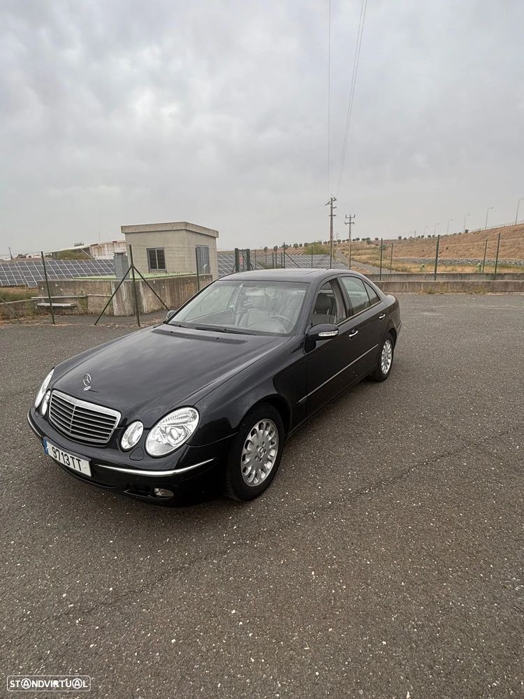 Mercedes-Benz E 270 - 1
