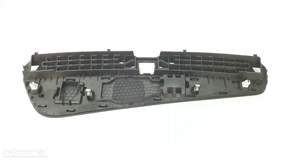 GRELHA AREJADORA AUDI A3 SPORTBACK (8VA) ATTRACTION - 2