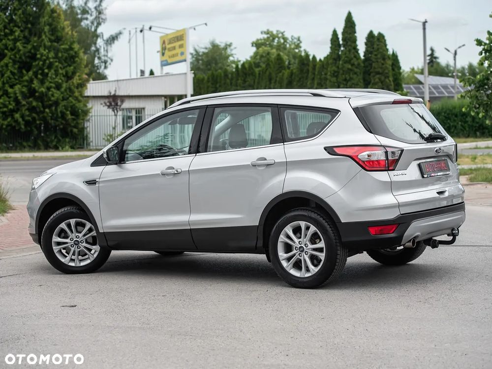 Ford Kuga - 10