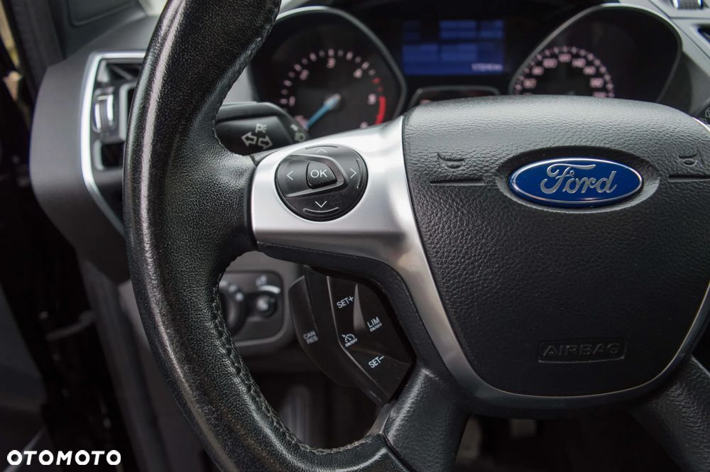 Ford Kuga 2.0 TDCi 2x4 Titanium - 20