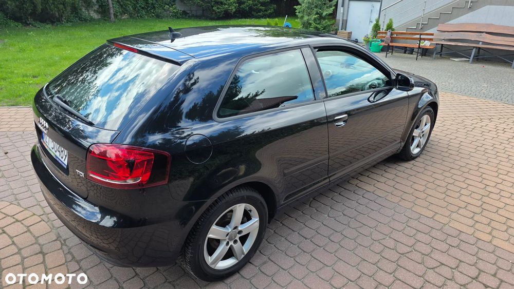 Audi A3 3-drzwiowe 1.6 TDI DPF Attraction - 18