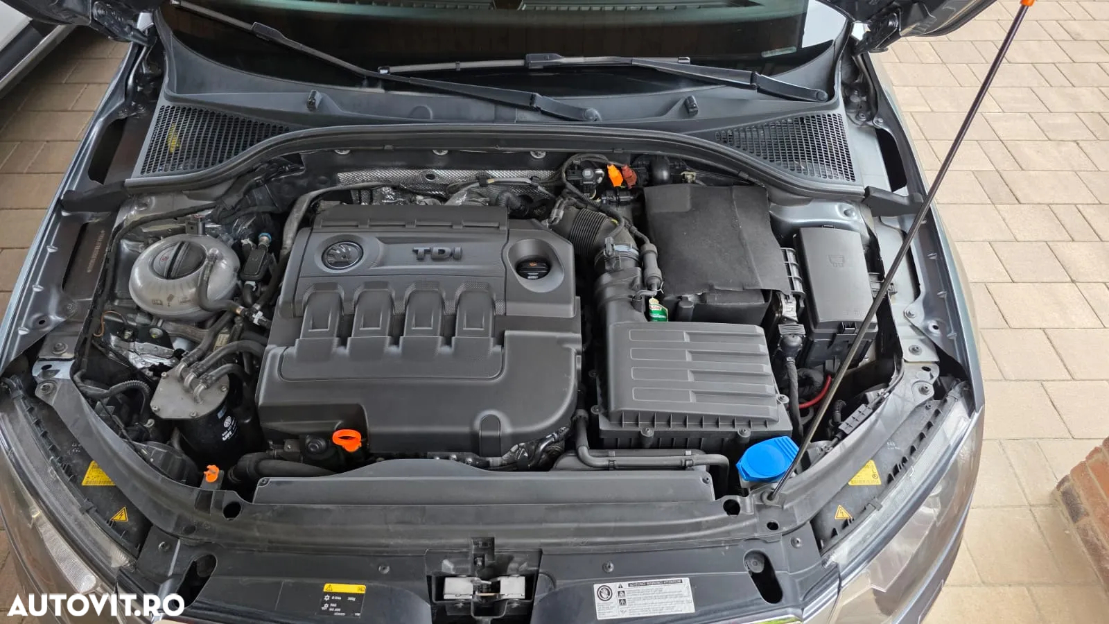 Skoda Octavia 2.0 TDI ELEGANCE - 4