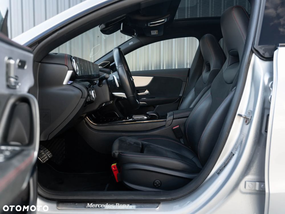 Mercedes-Benz CLA 220 d 4-Matic AMG Line 8G-DCT - 9