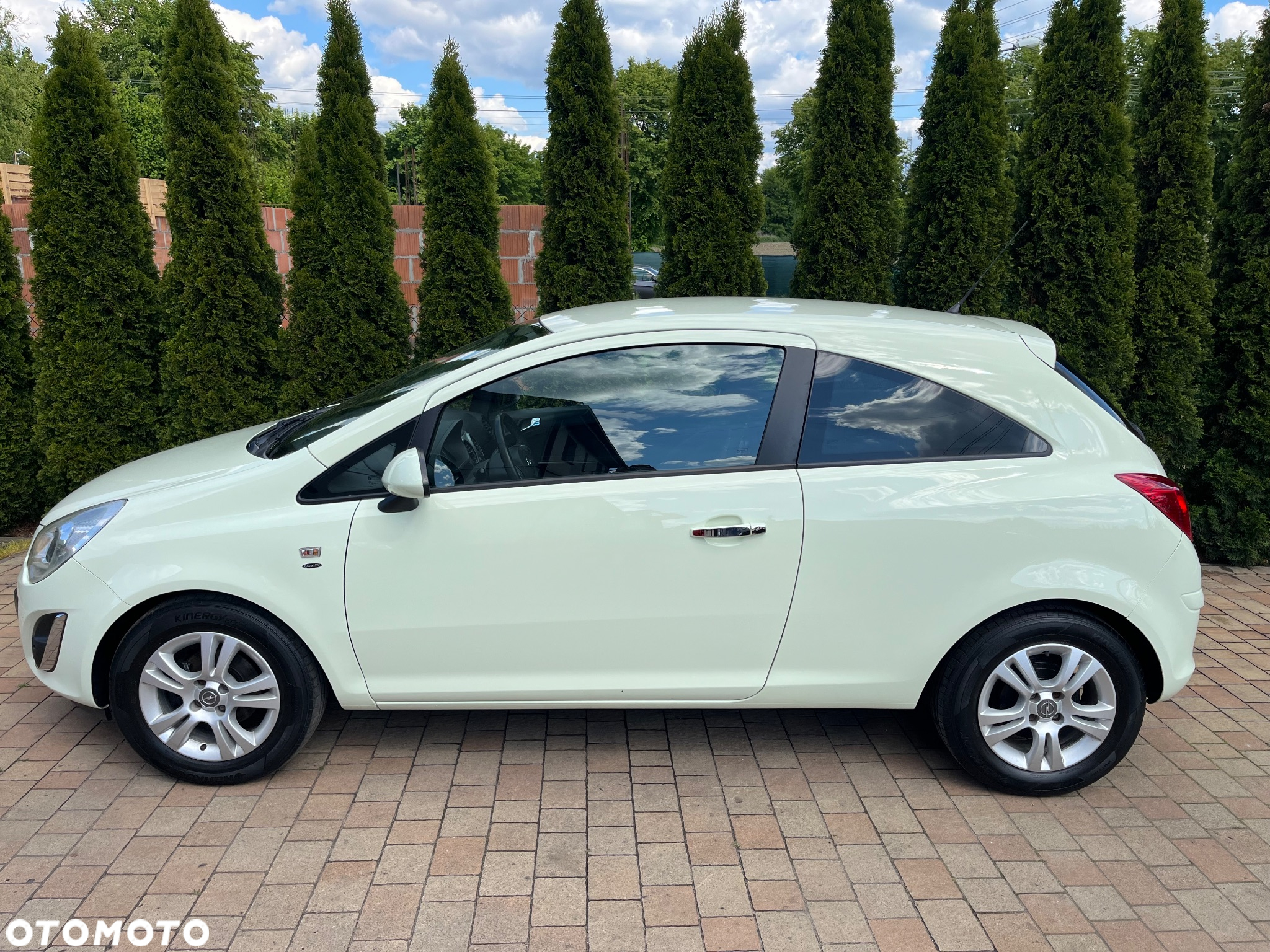 Opel Corsa 1.4 16V Color Edition - 9