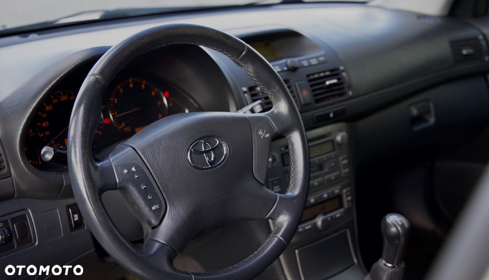 Toyota Avensis 1.8 VVT-i Combi Team - 5