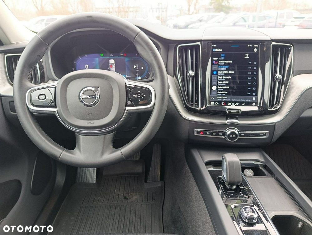 Volvo XC 60 B4 B Plus Dark - 26