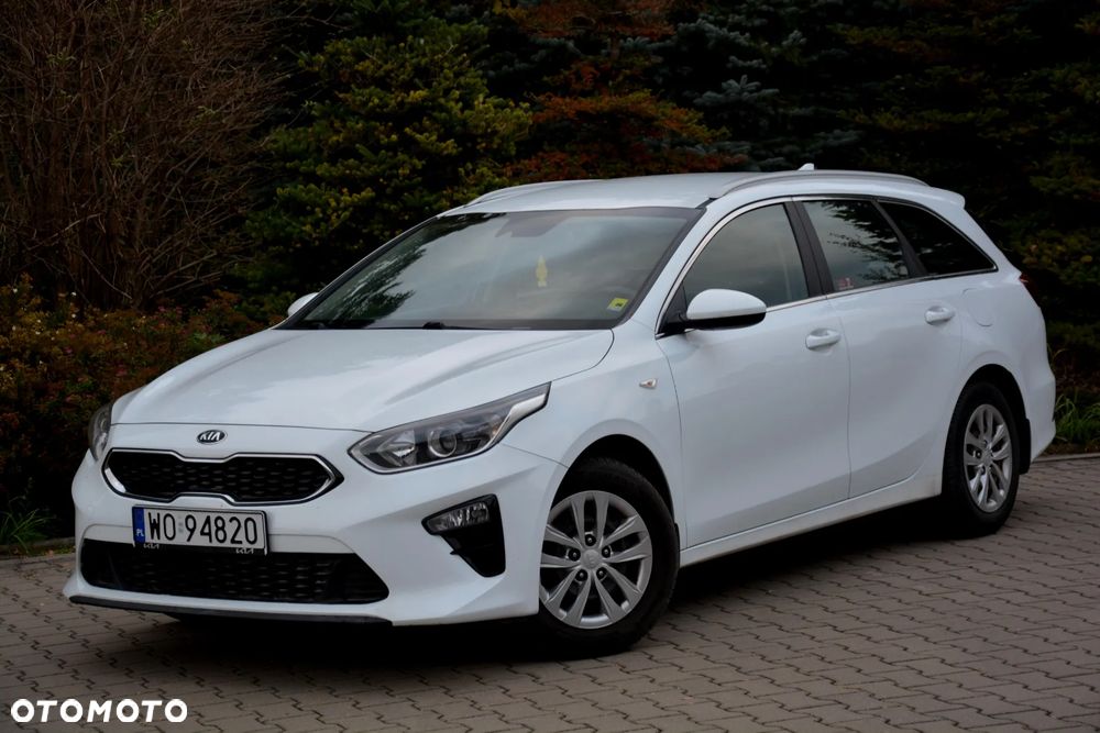Kia Ceed - 10