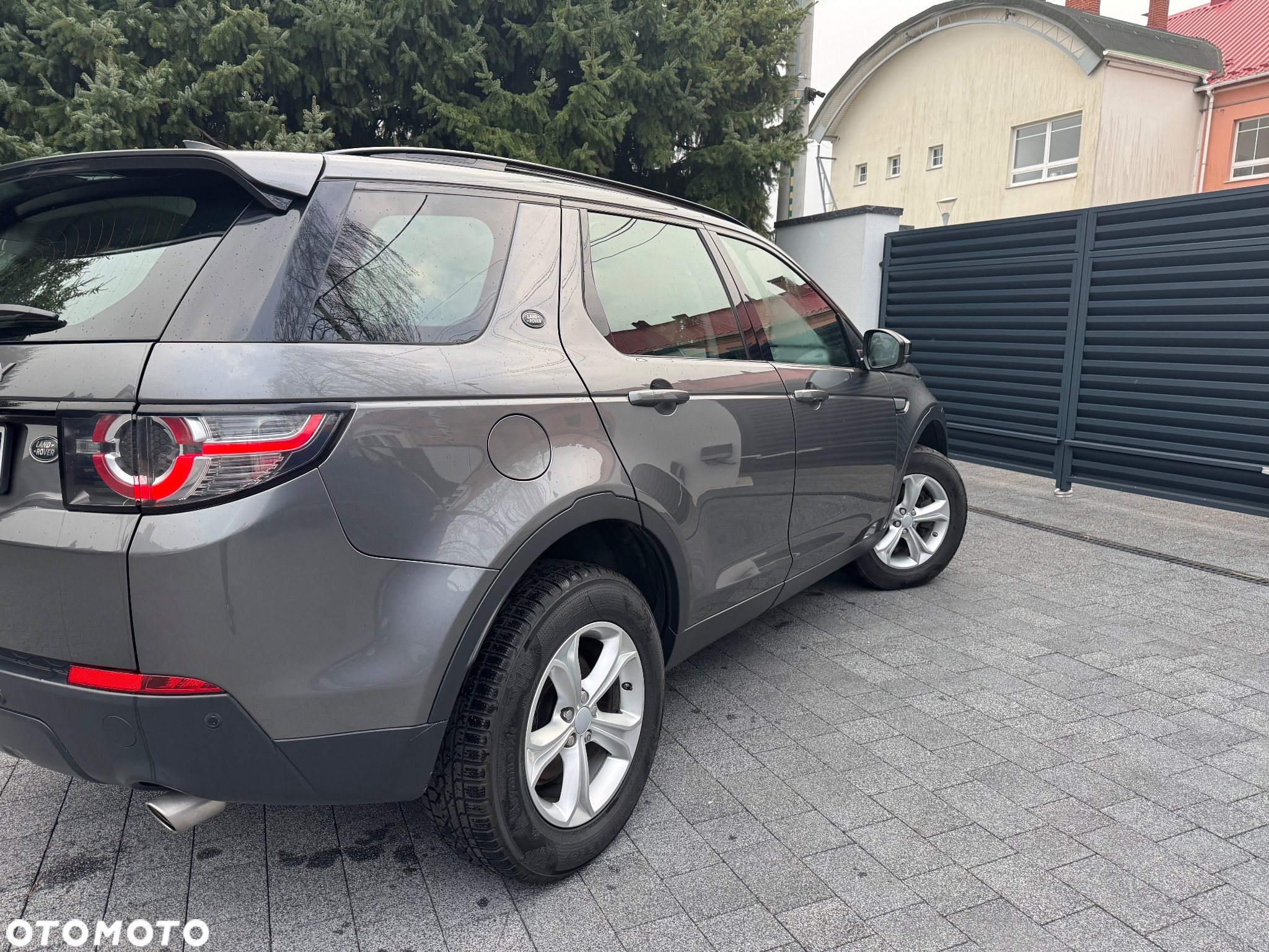 Land Rover Discovery Sport 2.0 eD4 HSE - 17